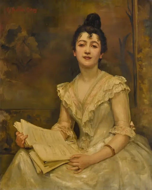 Lady in white reading a music score — Caroline Feuillas-Creusy