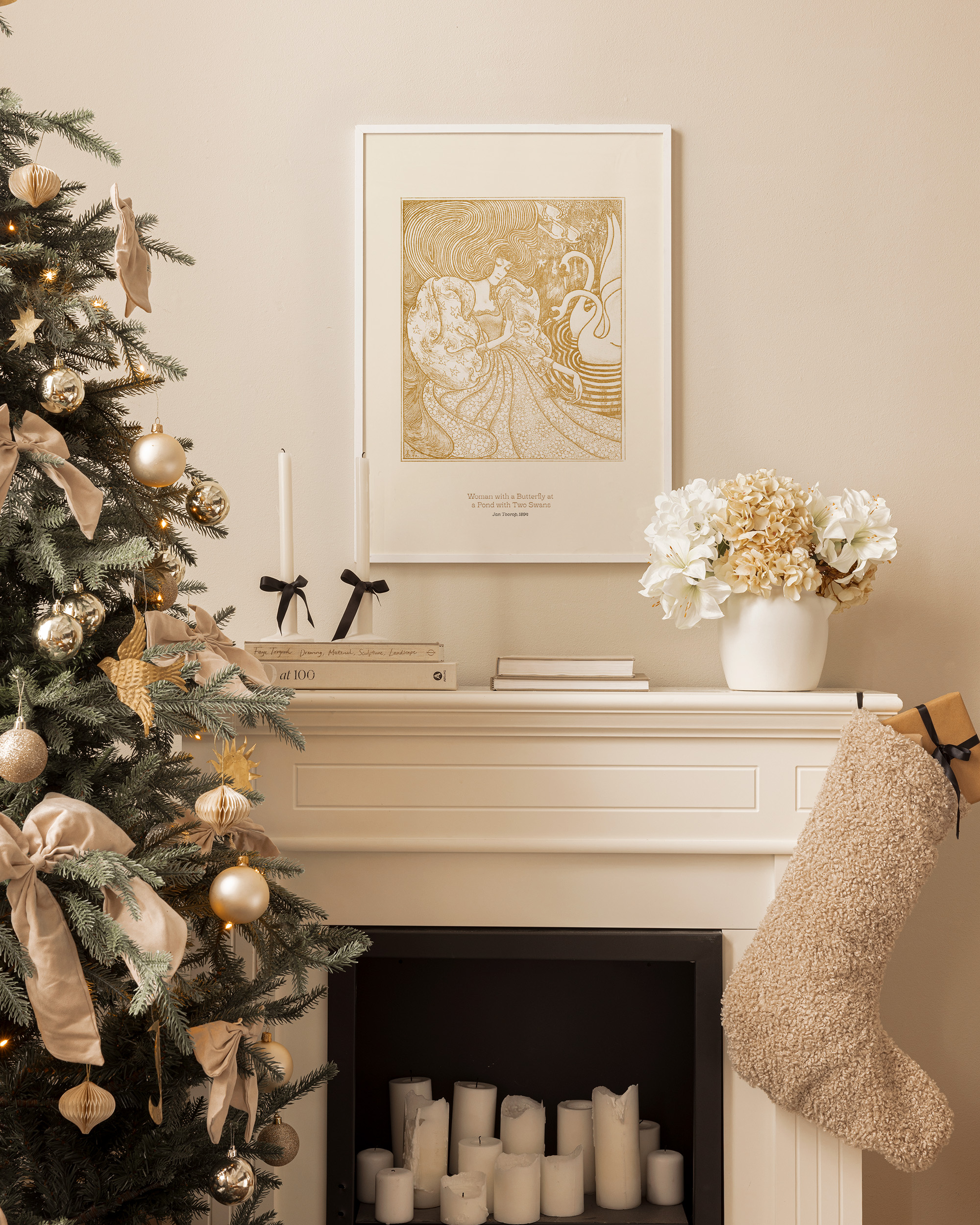 Jan Toorop - Woman with a Butterfly Print