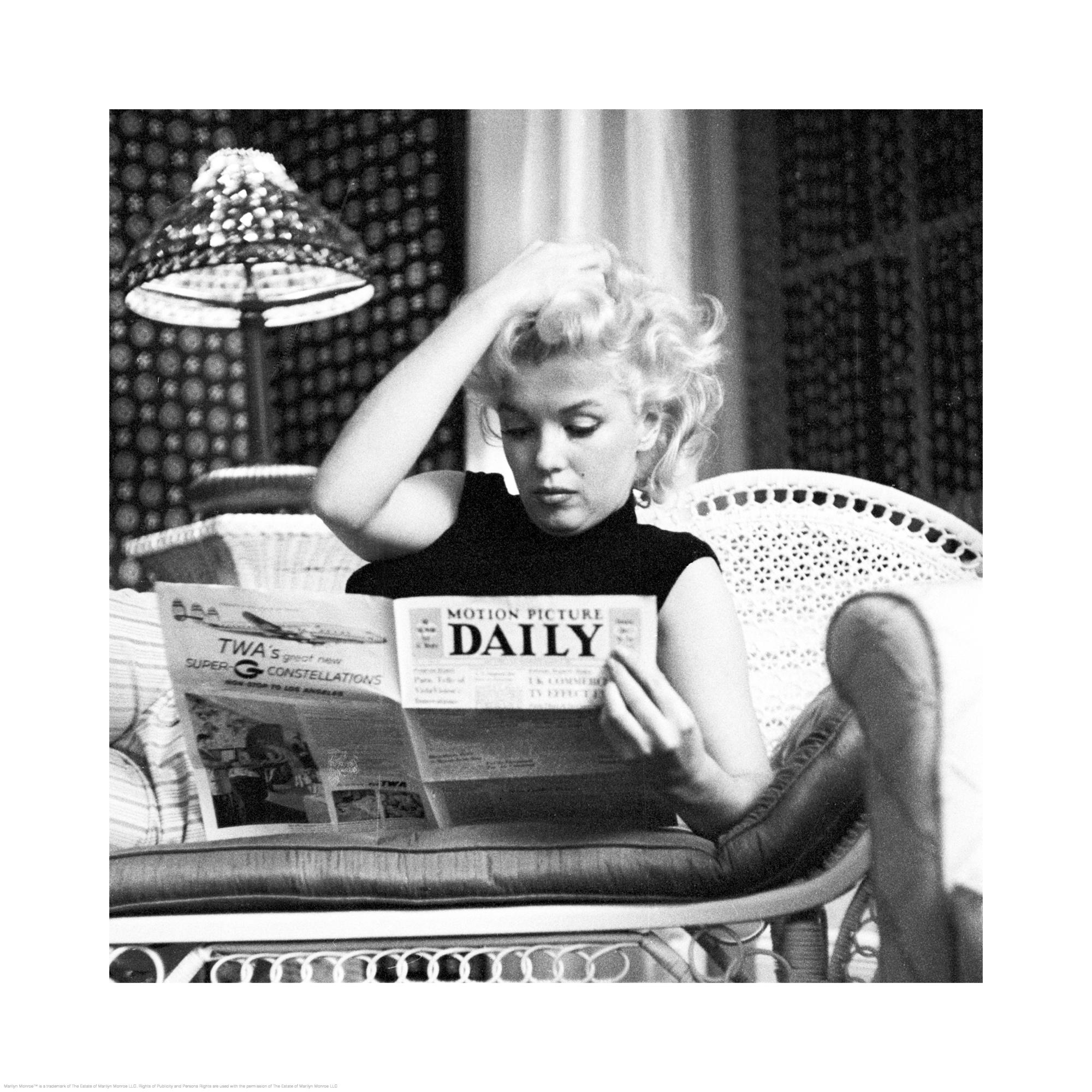 Marilyn Monroe Reading Print