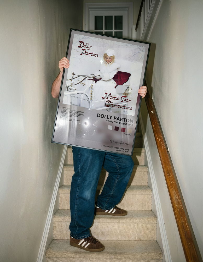 Музыкальный постер: Dolly Parton — Home for Christmas
