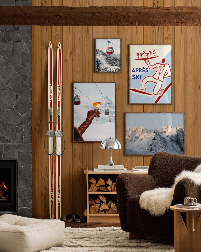 Room styled with onlly.art poster — 4